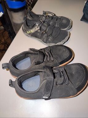 BUNDLE boys shoes size 3-3.5 Like new